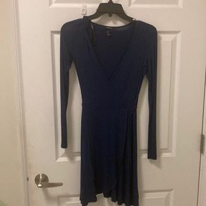Cute spring/summer dress. Navy blue. Mid length. Size small. Worn once.